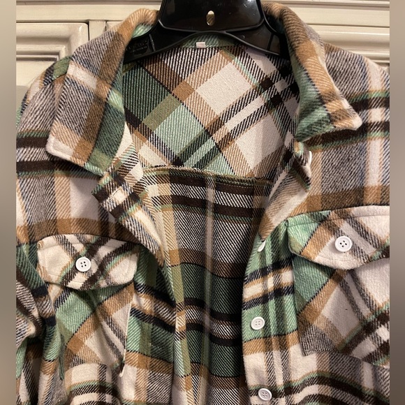 Plaid soft flannel style jacket worn maybe 4xl like NEW - Picture 2 of 3